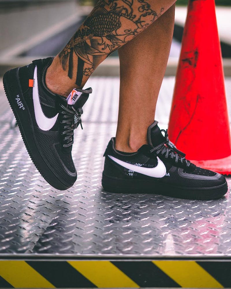 nike air force 1 black and white on feet